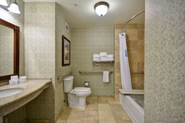 هتل Hampton Inn & Suites Savannah Historic District