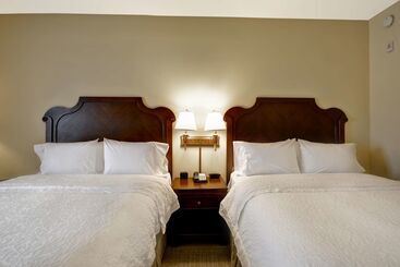 هتل Hampton Inn & Suites Savannah Historic District