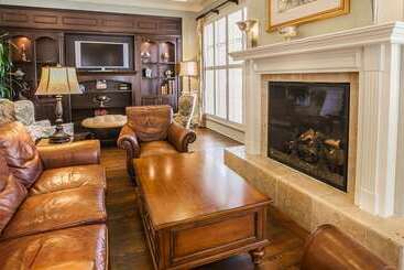 هتل Hampton Inn & Suites Savannah Historic District