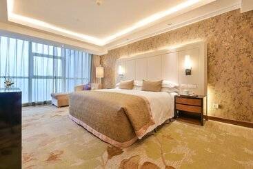 هتل Hangzhou Haiwaihai Crown