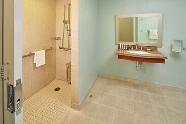 هتل Hilton Grand Vacations Club At Hilton Hawaiian Village