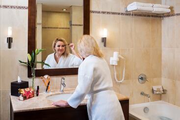 هتل Khalidiya Palace Rayhaan By Rotana, Abu Dhabi