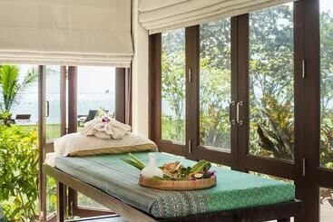 هتل Koyao Island Resort