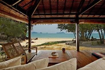 هتل Koyao Island Resort