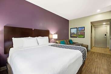 هتل La Quinta By Wyndham New Cumberland   Harrisburg