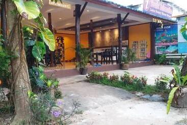 هتل Lanta Sunny House