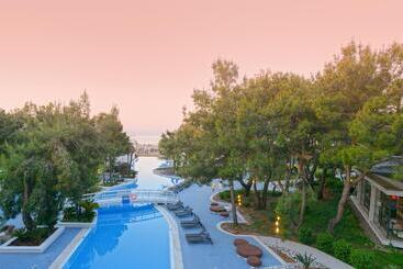 هتل Lykia World Antalya   All Inclusive