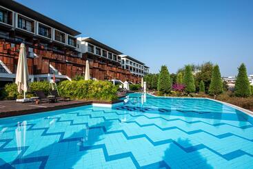 هتل Lykia World Antalya   All Inclusive