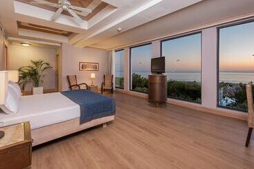 هتل Lykia World Antalya   All Inclusive