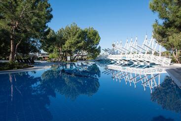هتل Lykia World Antalya   All Inclusive