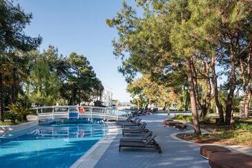 هتل Lykia World Antalya   All Inclusive