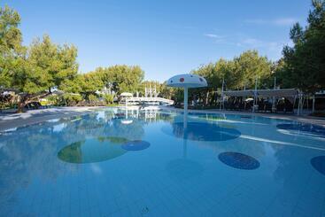 هتل Lykia World Antalya   All Inclusive