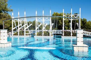 هتل Lykia World Antalya   All Inclusive