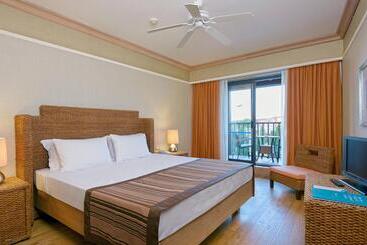 هتل Lykia World Antalya   All Inclusive