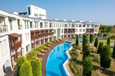 هتل Lykia World Antalya   All Inclusive