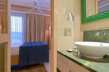 هتل Lykia World Antalya   All Inclusive