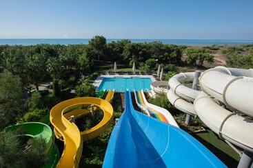 هتل Lykia World Antalya   All Inclusive