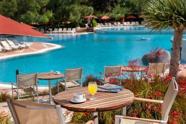 هتل Martı Myra Ultra All Inclusive