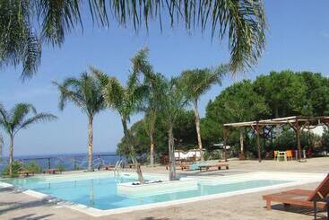هتل Petruso Resort