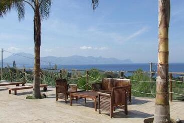 هتل Petruso Resort
