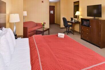 هتل Quality Suites