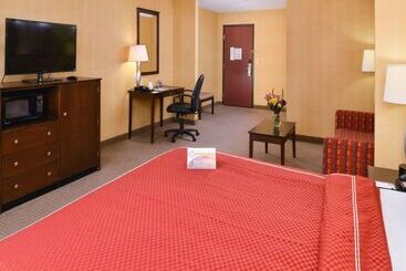 هتل Quality Suites