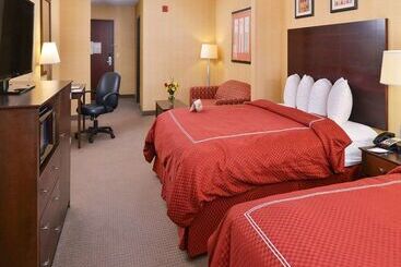 هتل Quality Suites
