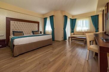 هتل Sentido Kamelya Selin Luxury Resort & Spa