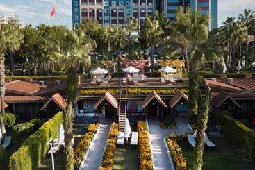 هتل Sentido Kamelya Selin Luxury Resort & Spa