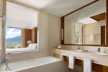 هتل Shangrila Chiang Mai