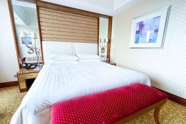 هتل Shangri La Ningbo   The Three Rivers Intersection