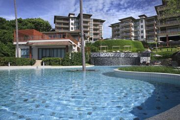 هتل Shasa Resort   Luxury Beachfront Suites