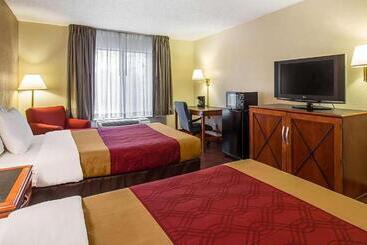 هتل Studios & Suites 4 Less Charlotte