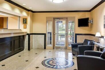 هتل Suburban Studios Avondale