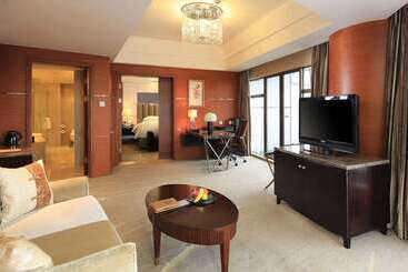 هتل Wyndham Grand Plaza Royale Hangzhou