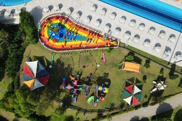 Kefaluka Resort