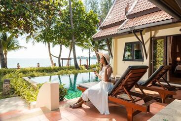 Koh Chang Paradise Resort & Spa