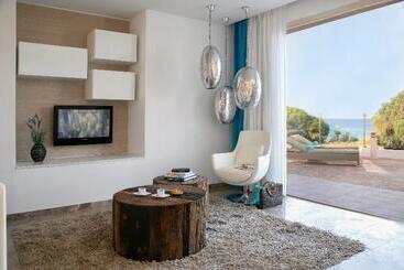 Louis Althea Kalamies Luxury Villas