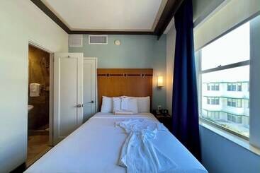 Majestic Hotel South Beach