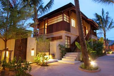 استراحتگاه Buri Rasa Village Samui