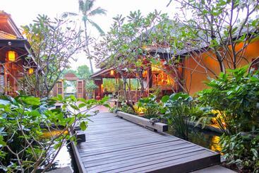 استراحتگاه Buri Rasa Village Samui