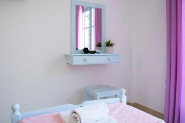 Maria's Apartments