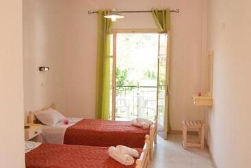 Maria's Apartments