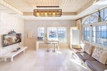 Namhae Alhambra Pension