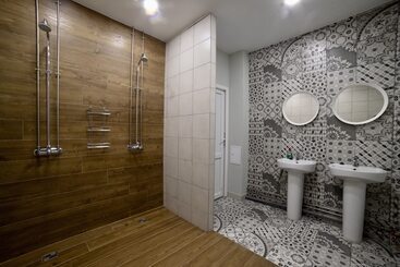 Vershina Hostel