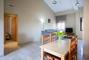 Apartamentos Turísticos La Castilleja