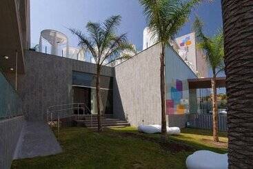 Apolo Suites Rentalmar