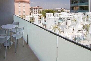 Apolo Suites Rentalmar