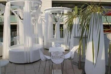 Apolo Suites Rentalmar
