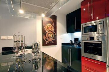 هتل Absolute Bangla Suites